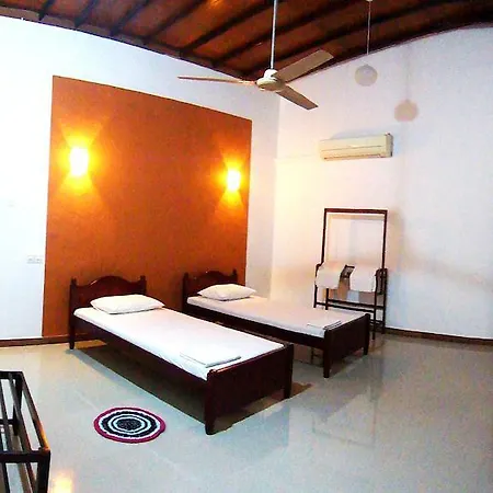 Green Land Guest House Pinnawala  Room photo